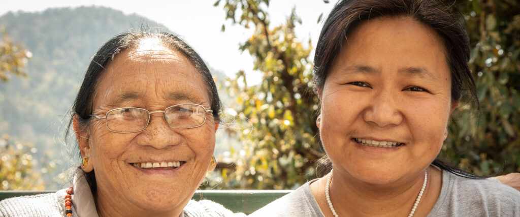 Phurba Dolma och hennes dotter Tsering Chokey. Foto: Erik Törner