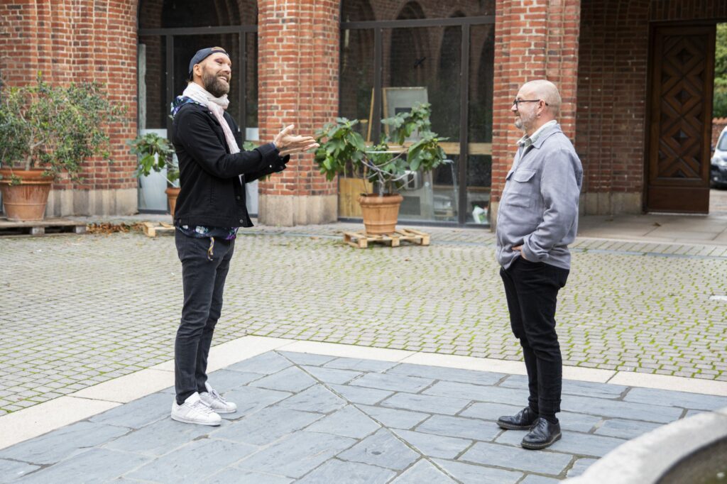 Rickard Söderberg sjunger för Kent Wisti, 2020 års IM-pristagare.